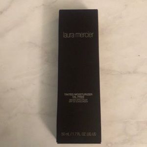 Laura Mercier Oil-Free Tinted Moisturizer